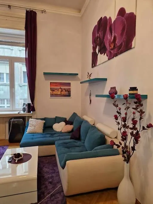 Central - Wesselenyi Pearl Budapest 0*,